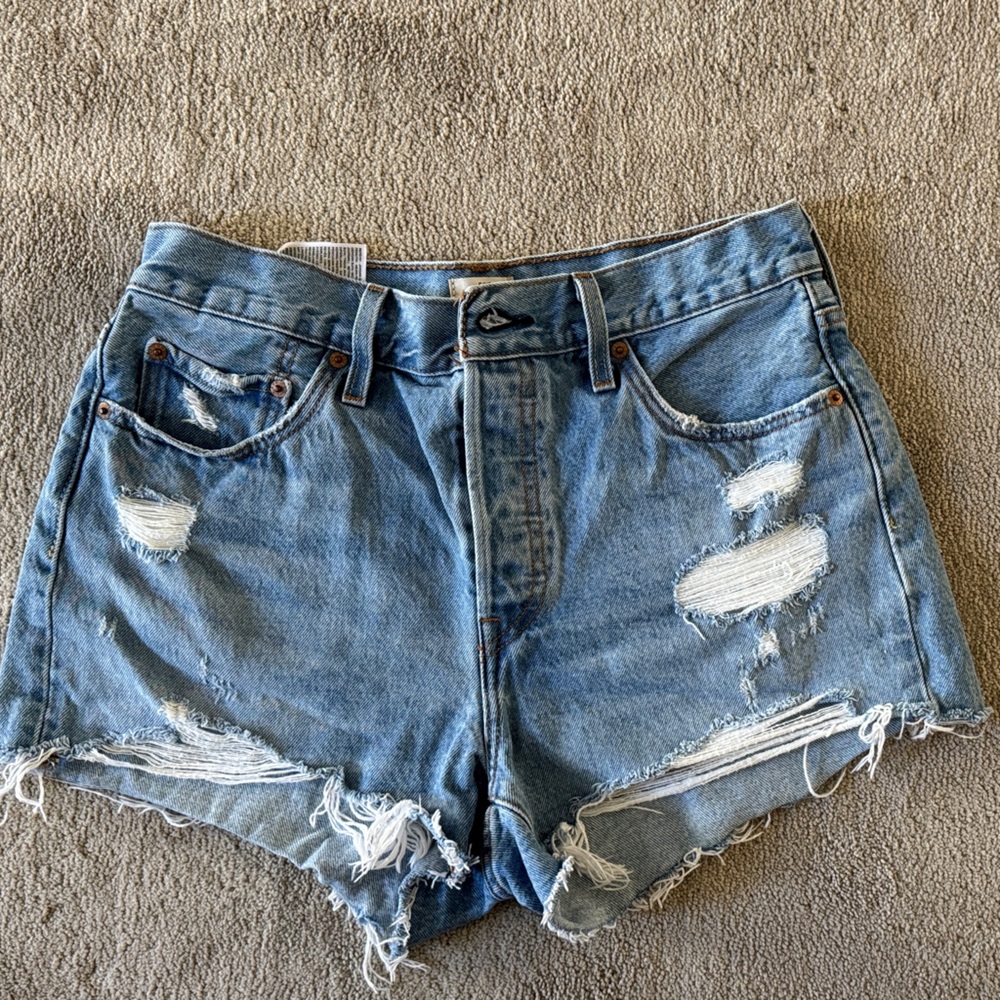 Levi’s 501 Distressed Denim Women Shorts